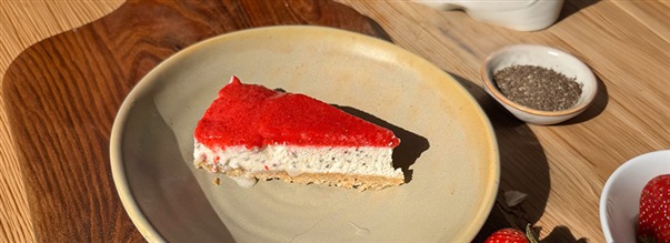 Chia-cheesecake mansikoilla