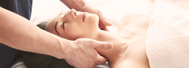 Lymfahieronta kasvoille ja vartalolle