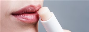 Tee oma huulirasva