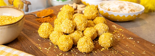 Sitruuna-kurkuma-raakapallot x Stina Bondeson