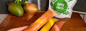 Mango-jogurttisorbetti Super Fruits -jauheella